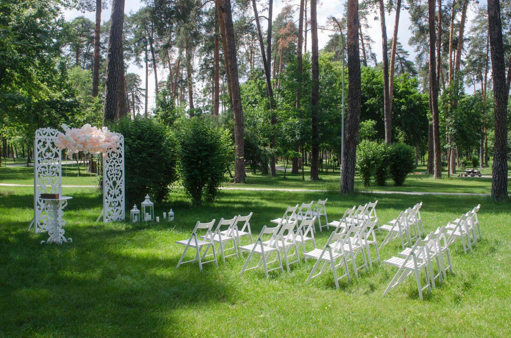 Spa-Hotel Myslyvskiy Dvir Kiev Extérieur photo