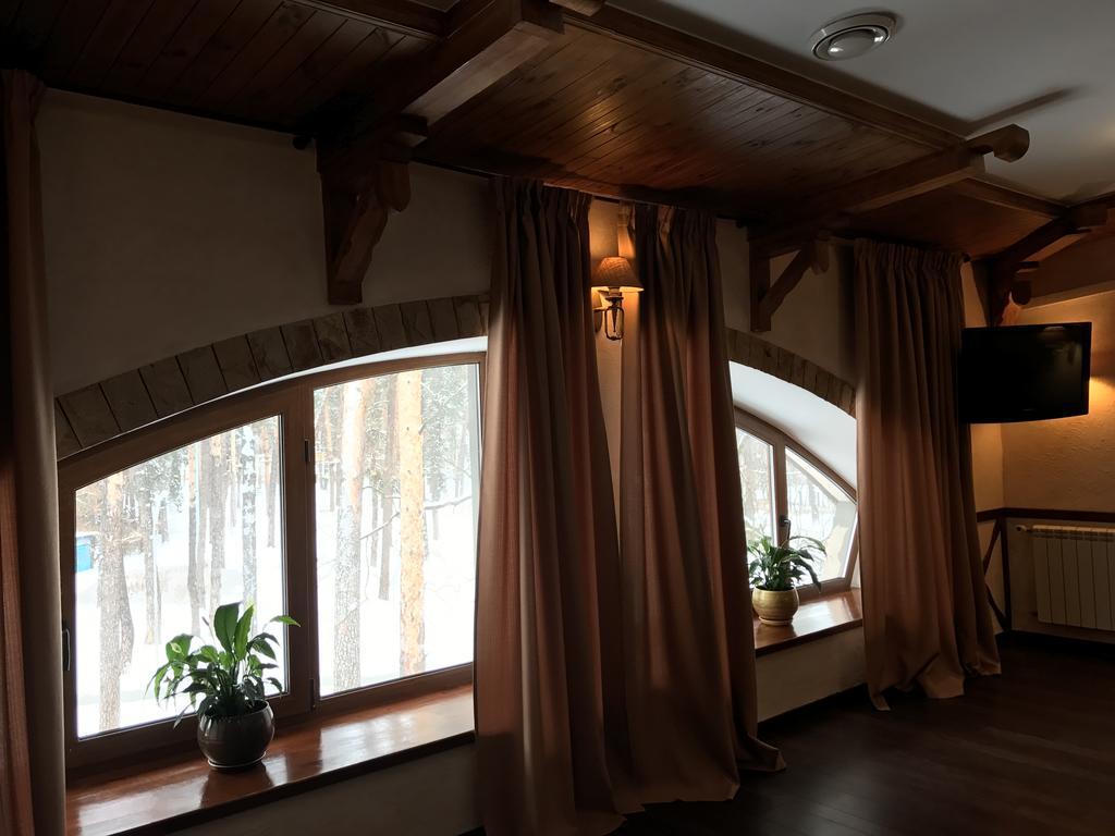 Spa-Hotel Myslyvskiy Dvir Kiev Extérieur photo